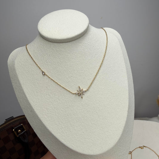 Collier fin en acier inoxydable doré avec étoile et zircons Maison Bellano